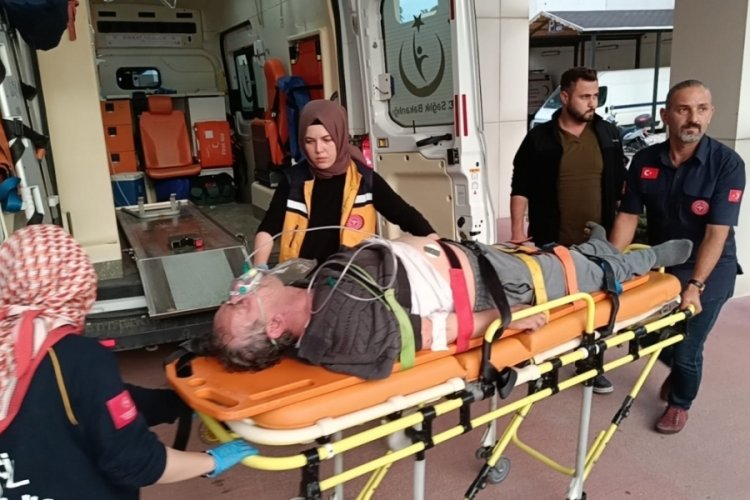 Bursa'da tadilat yaparken elektrik akımına kapılan &ccedil;ift, ağır yaralandı