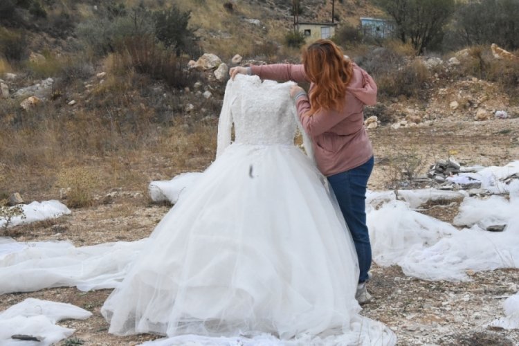 Sivas'ta Tavra Deresi, kullanılmış gelinliklerle dolup taşıyor!