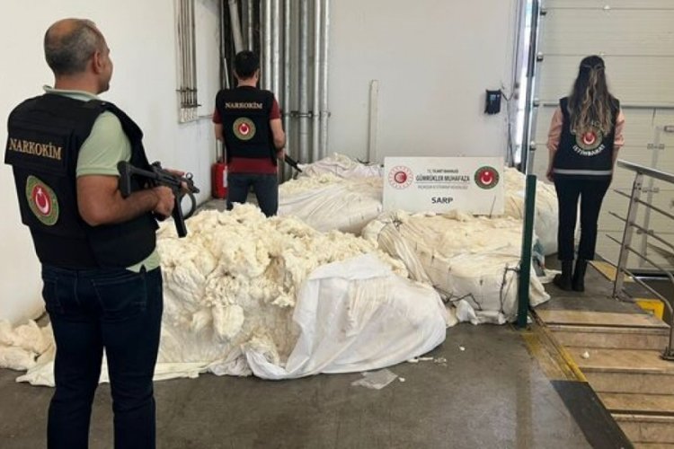 Sarp G&uuml;mr&uuml;k Kapısı'nda 500 milyon TL değerinde uyuşturucu ele ge&ccedil;irildi