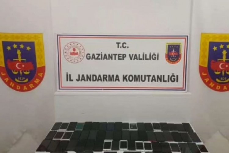 Gaziantep'te Jandarma operasyonu: 1 milyon TL değerinde 60 g&uuml;mr&uuml;k ka&ccedil;ağı cep telefonu