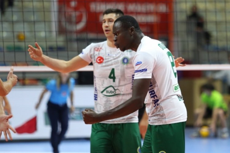 Bursa B&uuml;y&uuml;kşehir Belediyespor Voleybol Balkan Kupası'na galibiyetle başladı