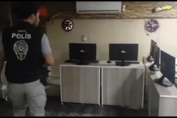 Diyarbakır'da 'Format' operasyonu: 15 g&ouml;zaltı