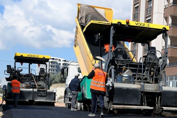 Bursa Osmangazi'de asfalt &ccedil;alışmaları devam ediyor