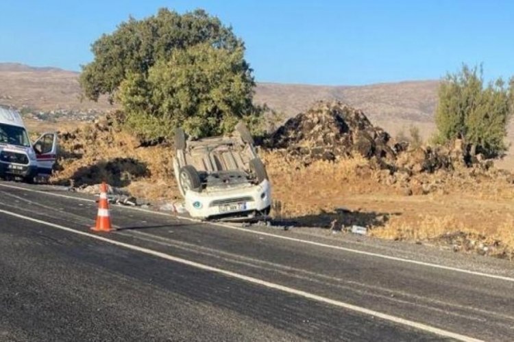 Diyarbakır'da ara&ccedil; takla attı: 3 kişi hayatını kaybetti