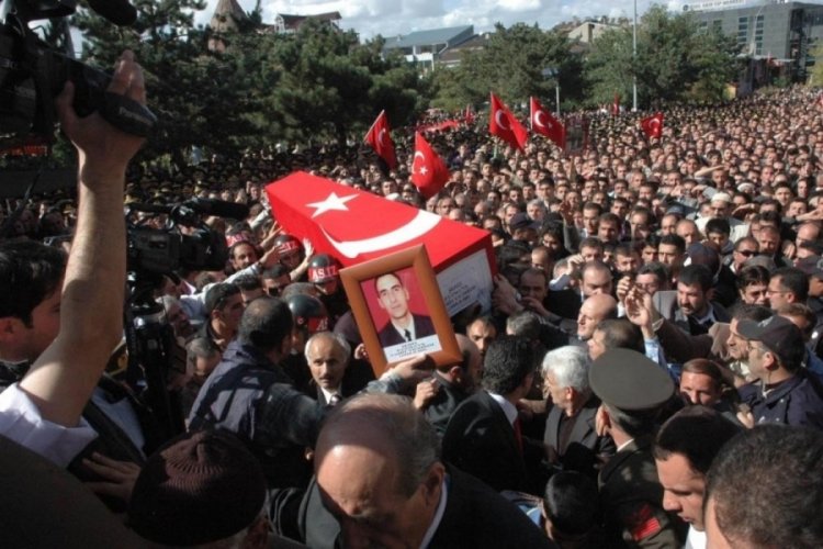 Şehit kızının 15 yıllık baba &ouml;zlemi