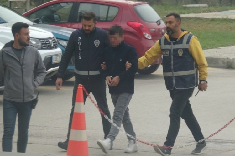 Aynı yerden ikinci kez hırsızlık yapmak isterken yakayı ele verdi