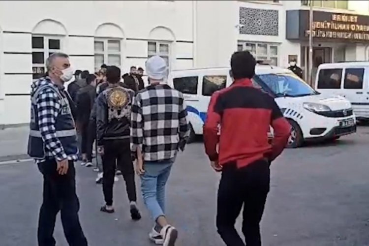 Kayseri'de ka&ccedil;ak g&ouml;&ccedil;men operasyonu: 54 kişi yakalandı