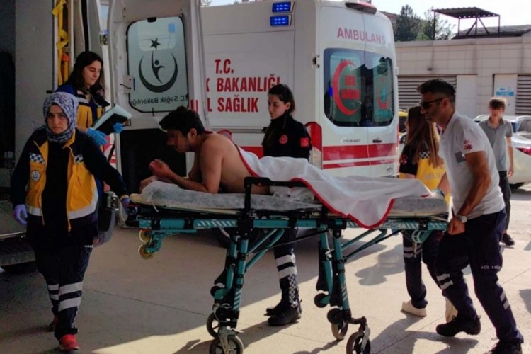 Bursa'da kardeşler arasında kan aktı, 2 kardeş bıçakla yaralandı!