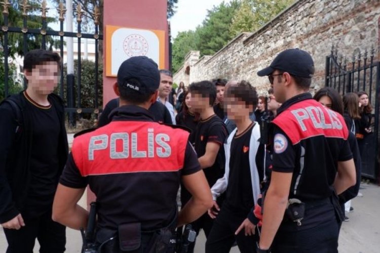 Edirne'de polisten okul &ccedil;evrelerinde sıkı denetim