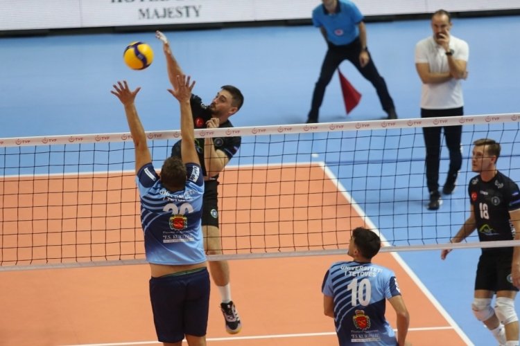 Bursa B&uuml;y&uuml;kşehir Belediyespor Voleybol Balkan Kupası'nda finalde