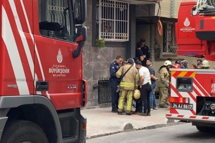 İstanbul'da &ccedil;ıkan yangında 2 yaşındaki &ccedil;ocuk hayatını kaybetti! Acılı anne sinir krizi ge&ccedil;irdi