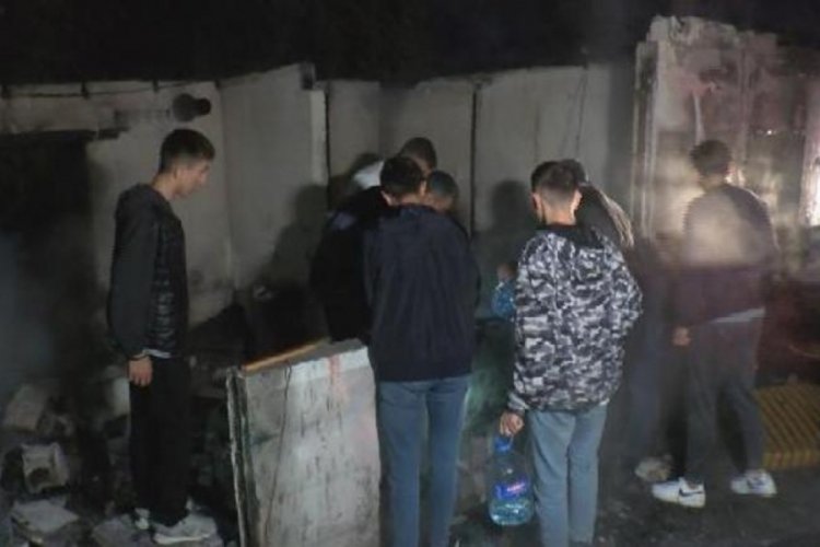 İstanbul'da bin metrekare alana kurulu işyerinde yangın!