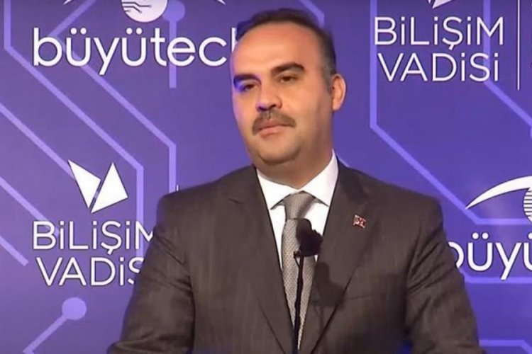 Bakan Kacır: Tasarlayıp &uuml;rettiğimiz hava ara&ccedil;larıyla d&uuml;nyada bir numarayız