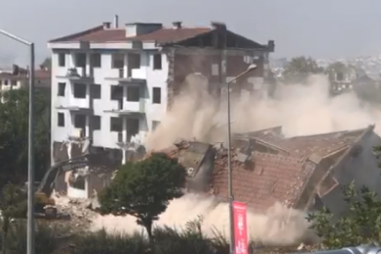 1050 Konutlar'da yıkımlar devam ediyor