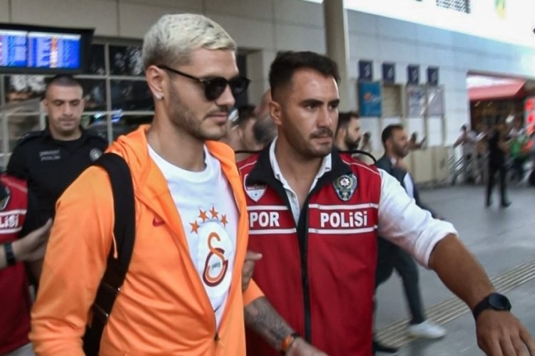 Galatasaray, Antalya'da coşkuyla karşılandı