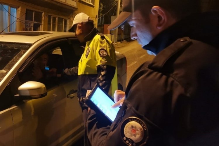 Balıkesir'de trafik ve asayiş uygulamasında 108 ara&ccedil;a 221 bin TL ceza