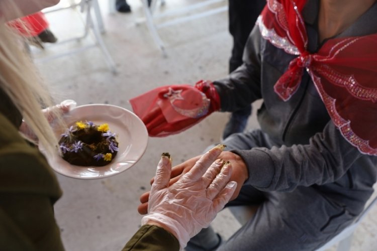 Bursa'da Erkek Konuk Evi'nde asker eğlencesi