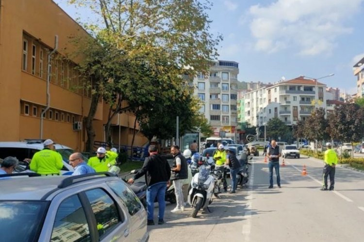 Bursa'da motosiklet denetimleri s&uuml;r&uuml;yor: Kurallara uymayanlara ceza yağdı!