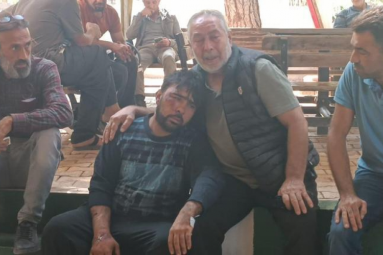 Savaştan ka&ccedil;mışlardı kazada hayatlarını kaybettiler!