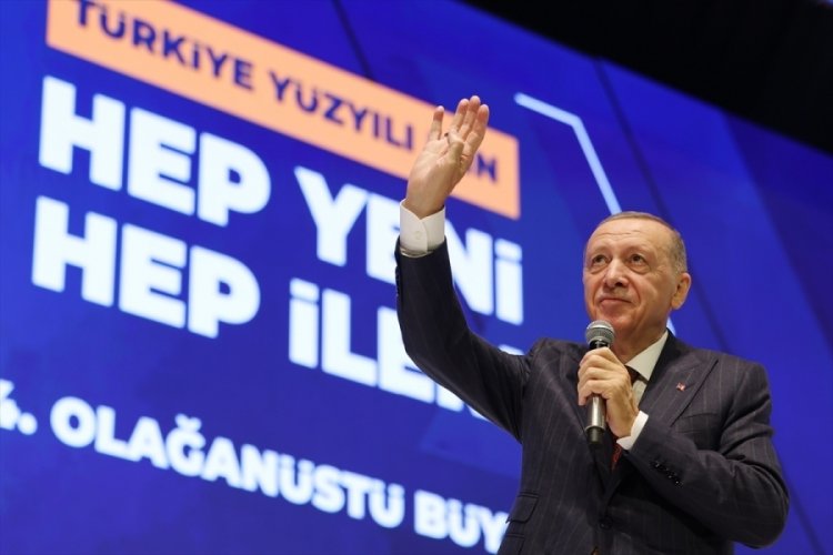 Cumhurbaşkanı Erdoğan yeniden AK Parti Genel Başkanı