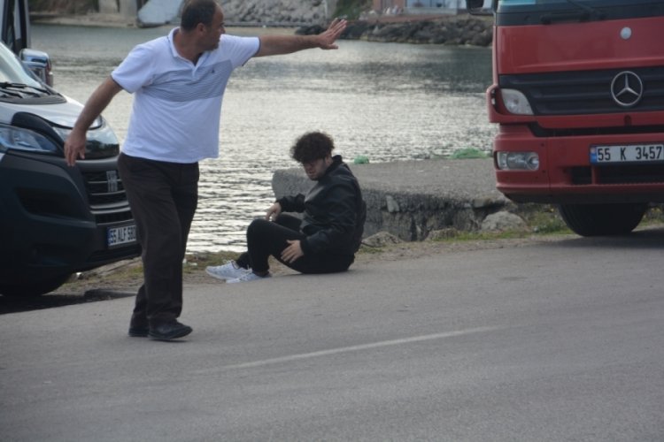 Sinop'ta hamsi suyu y&uuml;z&uuml;nden kaza: Motosiklet s&uuml;r&uuml;c&uuml;s&uuml; yaralandı