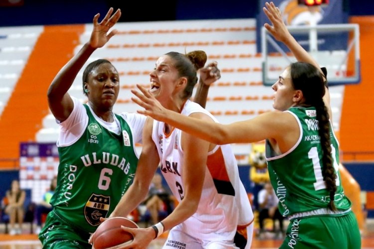 &Ccedil;BK Mersin, sahasında Bursa Uludağ Basketbol'u yendi