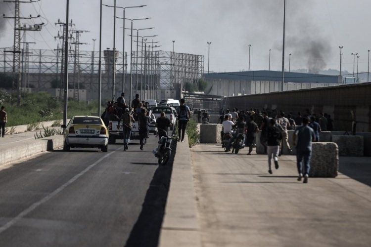 Hamas, İsrail'e roketle saldırdı