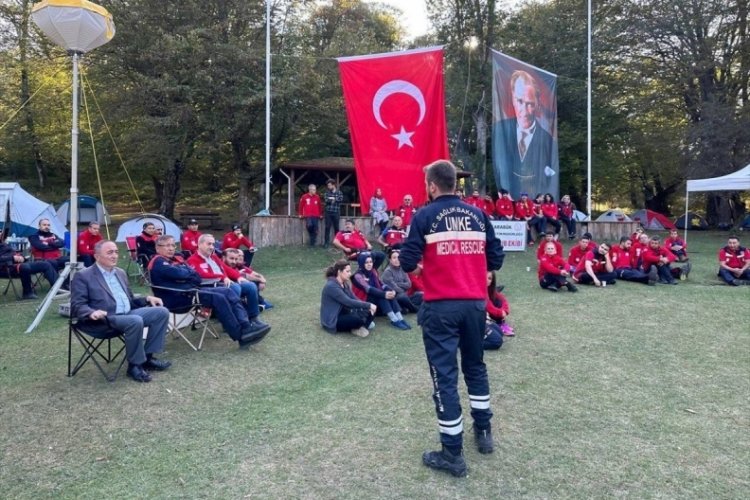Karab&uuml;k'te "T&uuml;rkiye Y&uuml;zyılı'nda MEB AKUB Doğada Arama Kurtarma" kampı d&uuml;zenlendi