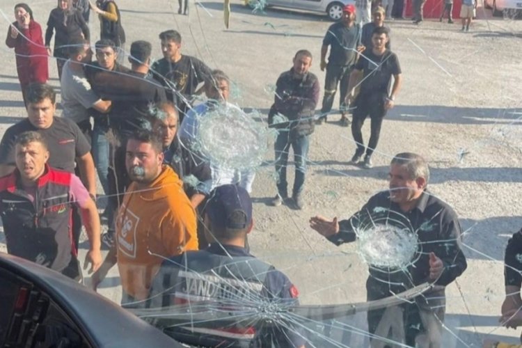 Denizlispor taraftar grubu otob&uuml;s&uuml;ne silahlı saldırı