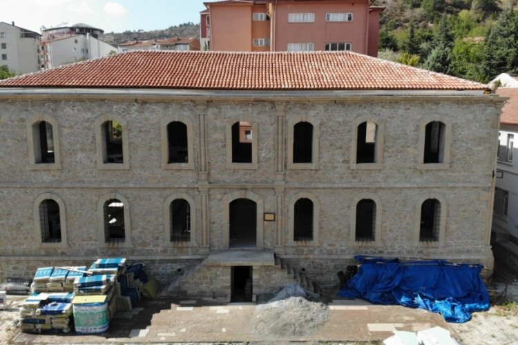 1. D&uuml;nya ve Kurtuluş Savaşı'nda kullanılan tarihi kışla ayağa kaldırılıyor