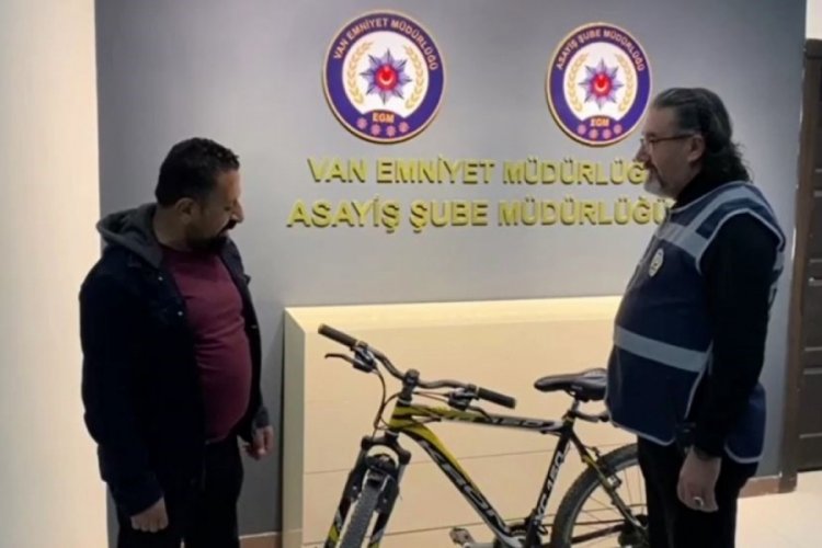 Van'da g&uuml;venlik kamerasınca g&ouml;r&uuml;nt&uuml;lenen hırsız yakalandı
