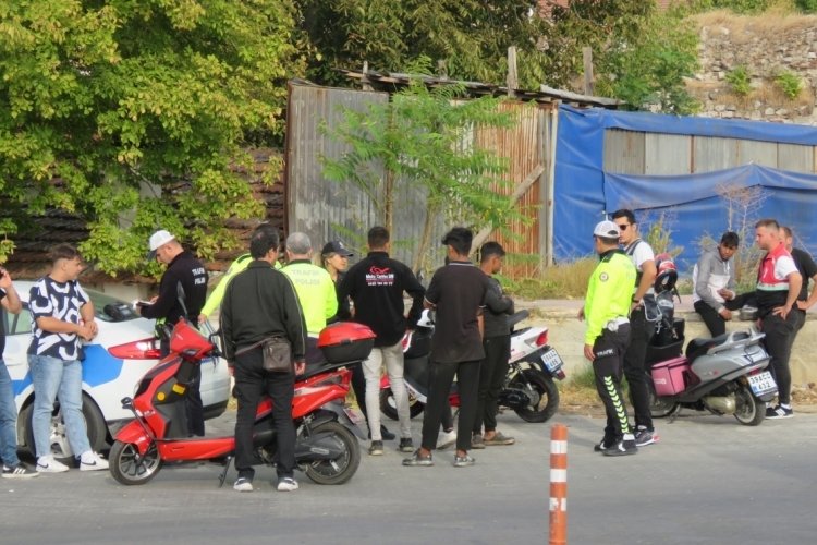 Kırklareli'nde motosiklet s&uuml;r&uuml;c&uuml;leri denetlendi