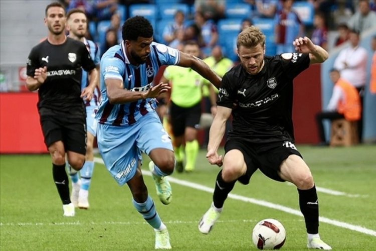 Trabzonspor, zirveyle puan farkını a&ccedil;tı