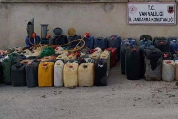 Van'da ka&ccedil;ak akaryakıt operasyonu: 2 bin 100 litre motorin ele ge&ccedil;irildi
