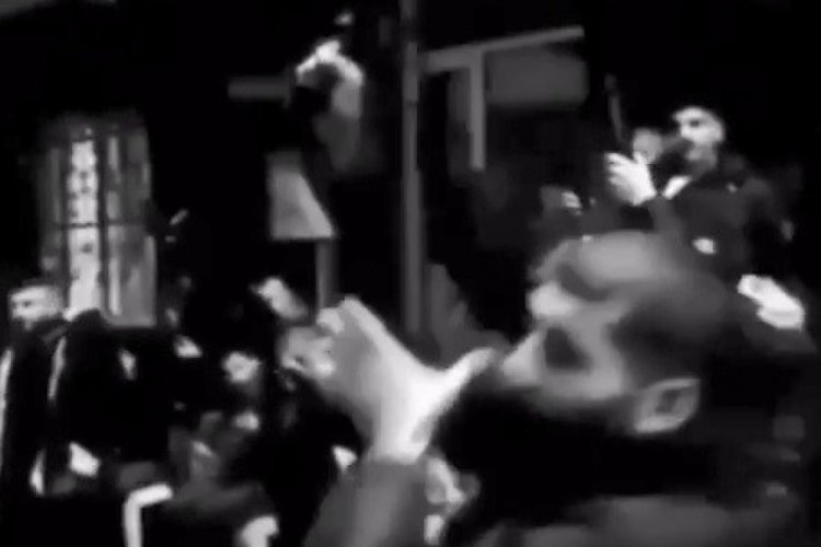 Bursa'da d&uuml;ğ&uuml;nde havaya ateş a&ccedil;tı, kameramana silah g&ouml;sterdi