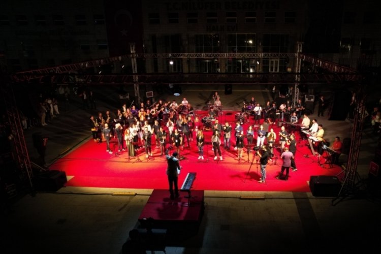 Bursa'da unutulmaz Cumhuriyet konseri