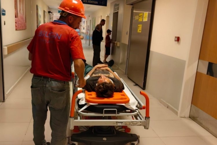 Bursa'da babasına su g&ouml;t&uuml;ren 13 yaşındaki &ccedil;ocuk inşaattan d&uuml;şt&uuml;