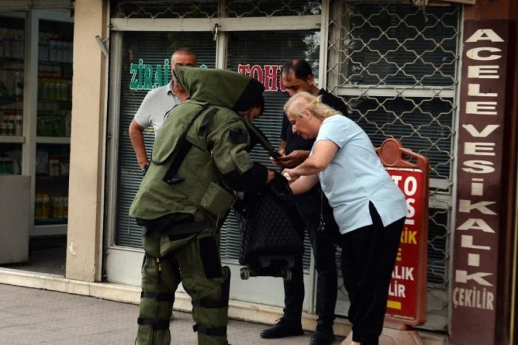Adana Valiliği karşısında ş&uuml;pheli &ccedil;anta alarmı!