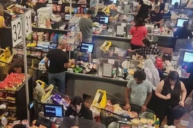 İsrailliler telefonlarına gelen mesaj sonrası marketlere akın etti!