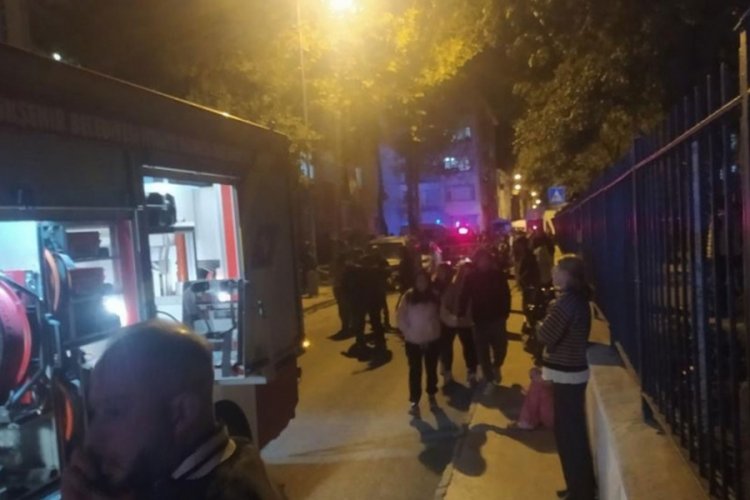 6 aylık bebek ev yangınında hayatını kaybetti, 5 kişi yaralandı