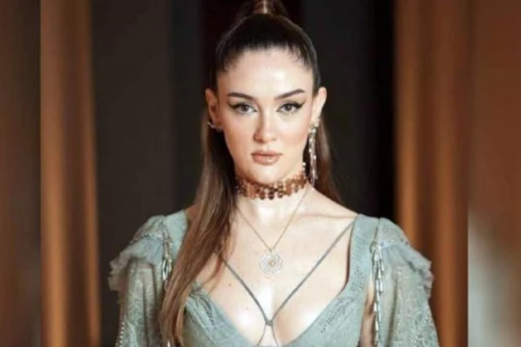 Zehra G&uuml;neş lansmanda! İddialı se&ccedil;imiyle tam not aldı
