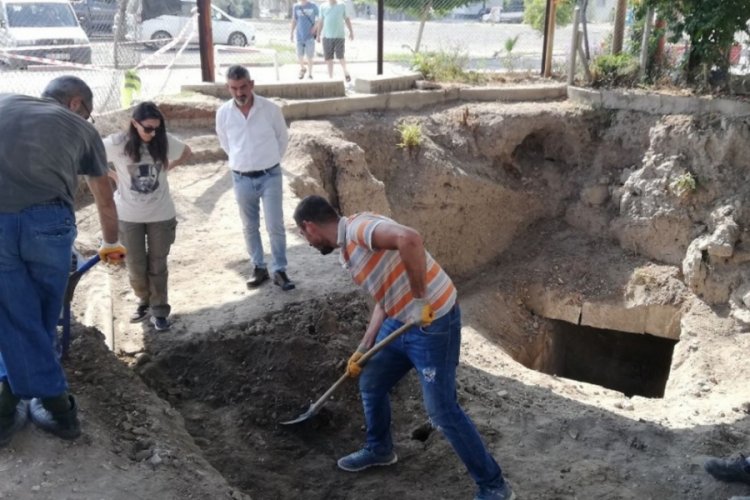 Mersin'de "Oda mezar" bulunan alanda kurtarma kazısına başlandı