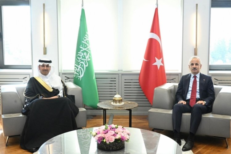T&uuml;rkiye ve Suudi Arabistan Ulaştırma Bakanları iş birliği g&ouml;r&uuml;şmesi