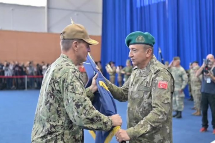 T&uuml;rkiye NATO'nun Kosova'daki Barış G&uuml;c&uuml;'n&uuml;n komutasını devraldı