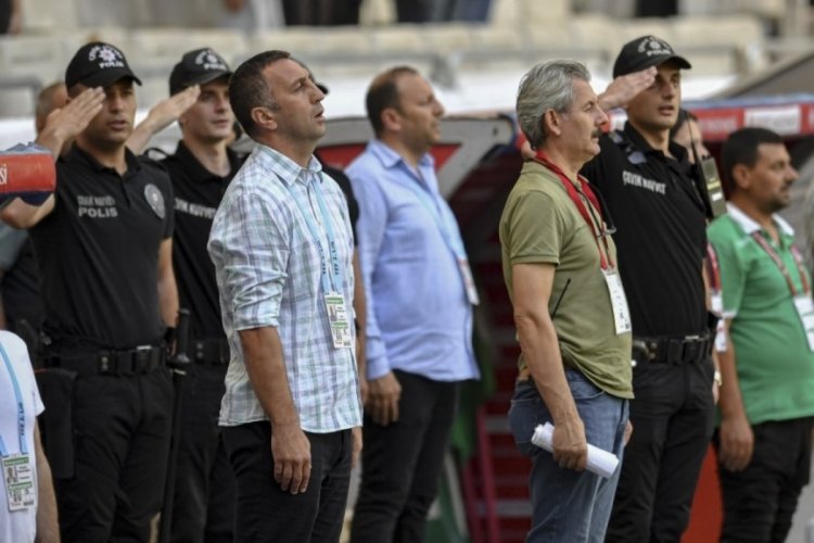 Bursaspor'da fatura Nedim Vatansever'e &ccedil;ıktı