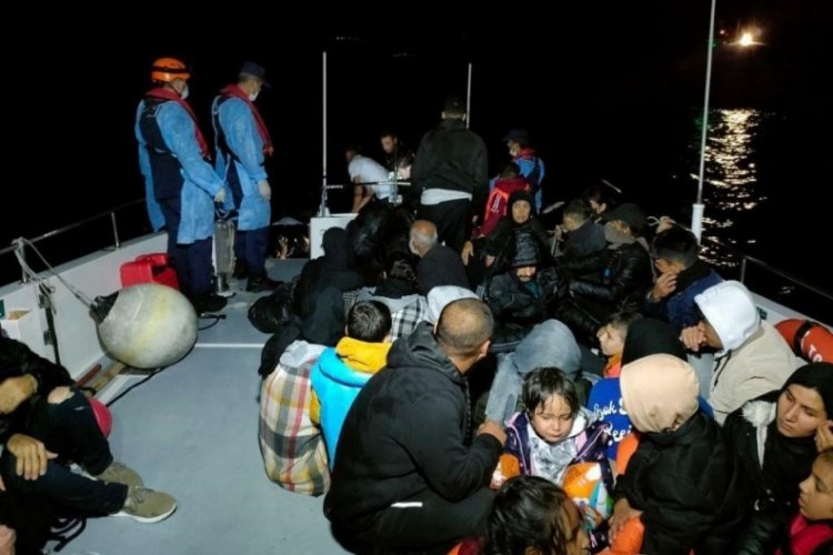 Balıkesir Ayvalık'ta 47 d&uuml;zensiz g&ouml;&ccedil;men yakalandı
