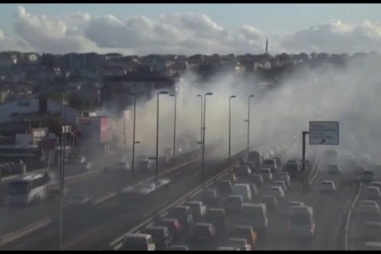 İstanbul'da yangın: D-100 Karayolu trafiği kilitledi