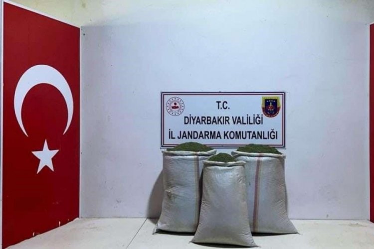 Diyarbakır'da 97 kilo toz esrar ele ge&ccedil;irildi