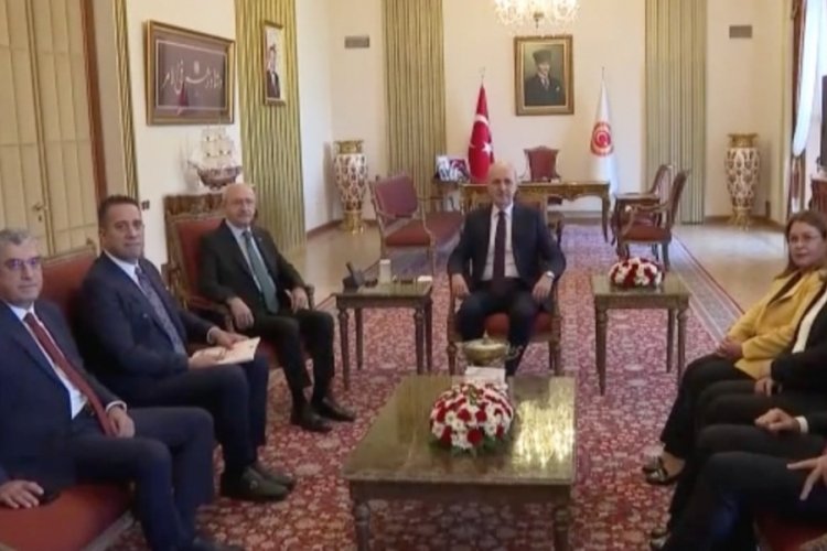Kemal Kılı&ccedil;daroğlu, Numan Kurtulmuş'u TBMM'de ziyaret etti