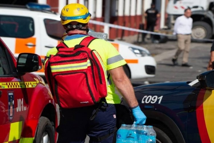 İspanya'da bir binada &ccedil;ıkan yangında 3'&uuml; &ccedil;ocuk 4 kişi hayatını kaybetti
